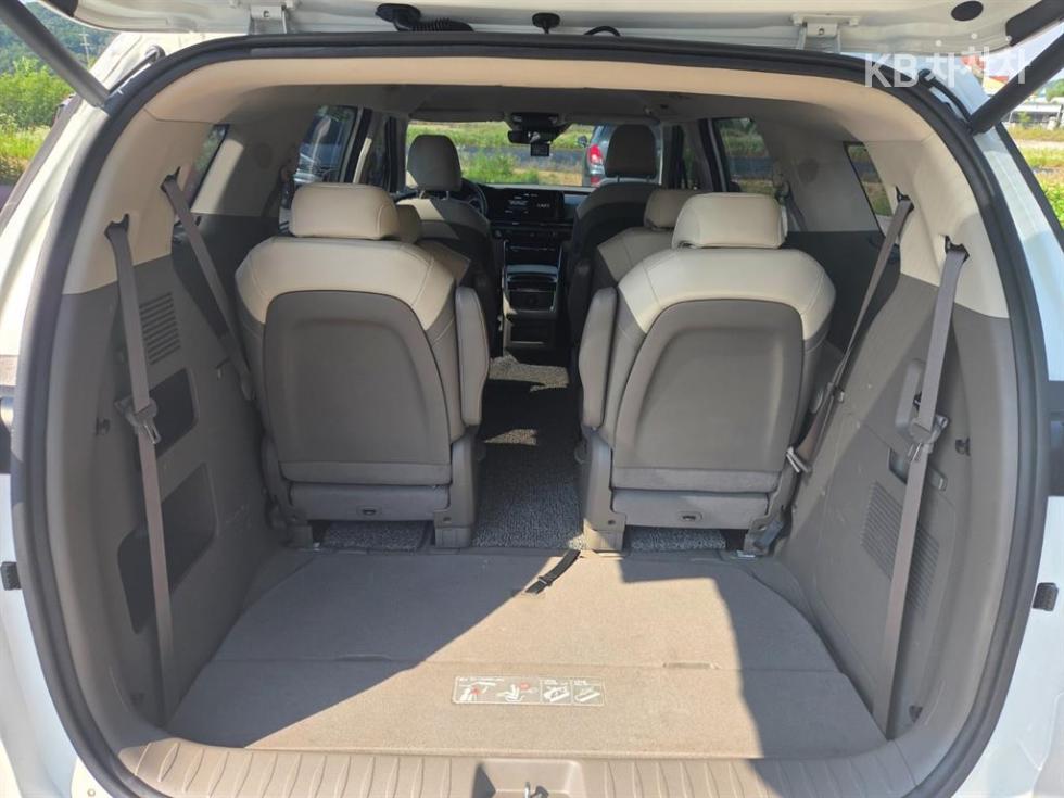 Kia Carnival — miniaturë 7