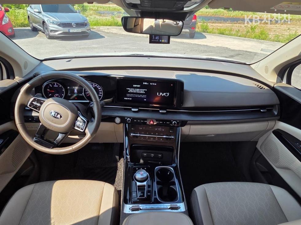 Kia Carnival — miniaturë 8