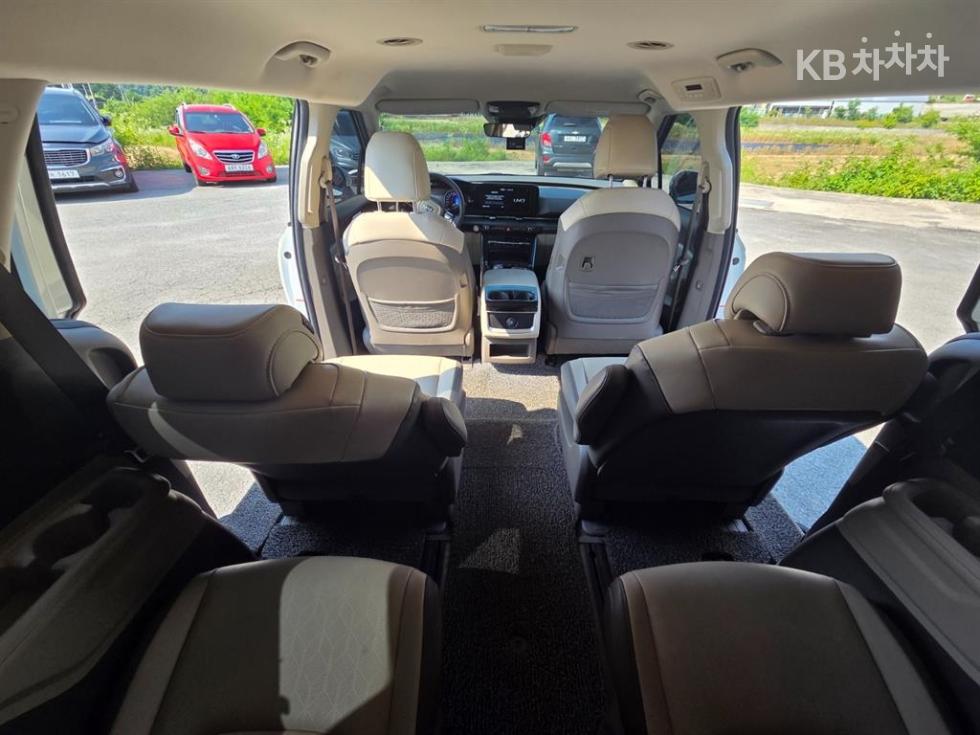 Kia Carnival — miniaturë 10