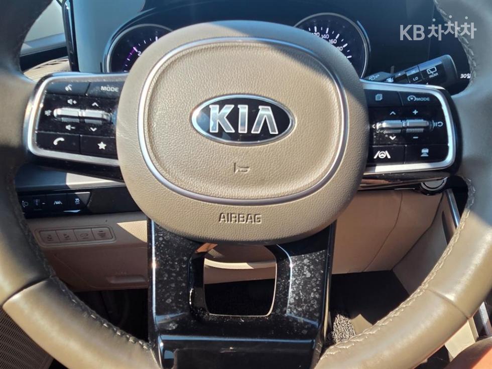 Kia Carnival — miniaturë 13