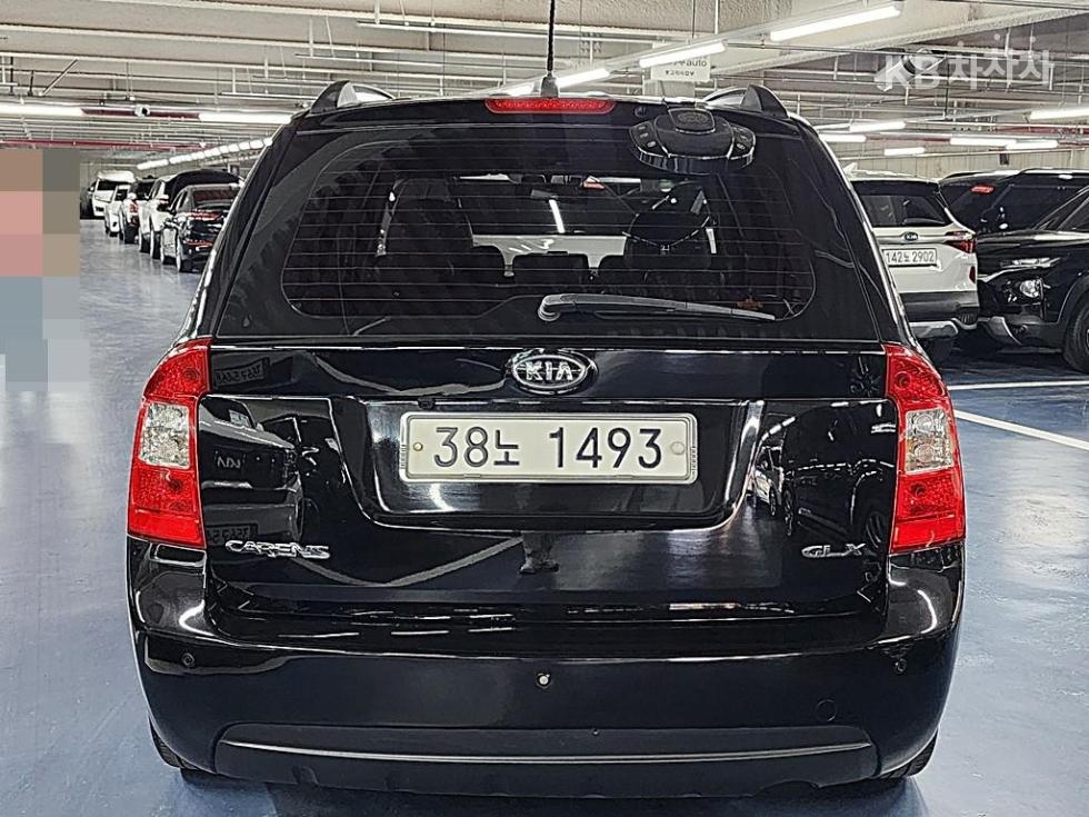 Kia Carens — miniaturë 4