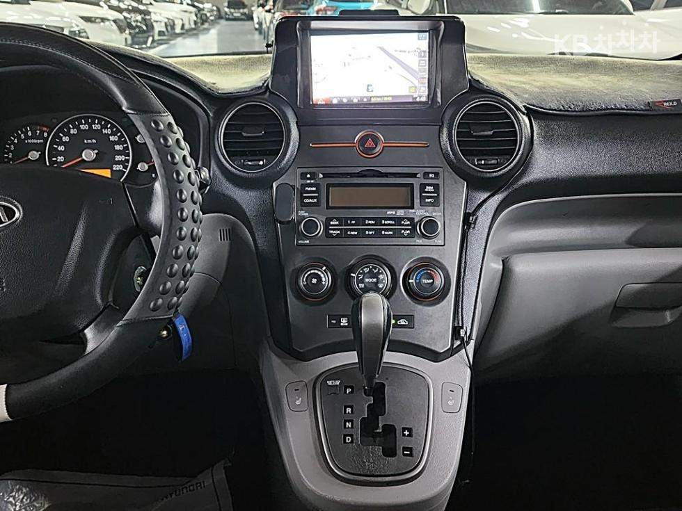 Kia Carens — miniaturë 12