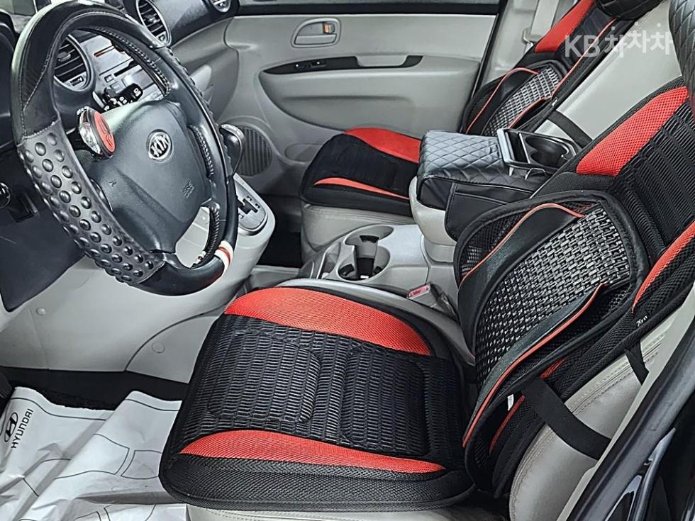 Kia Carens — miniaturë 14
