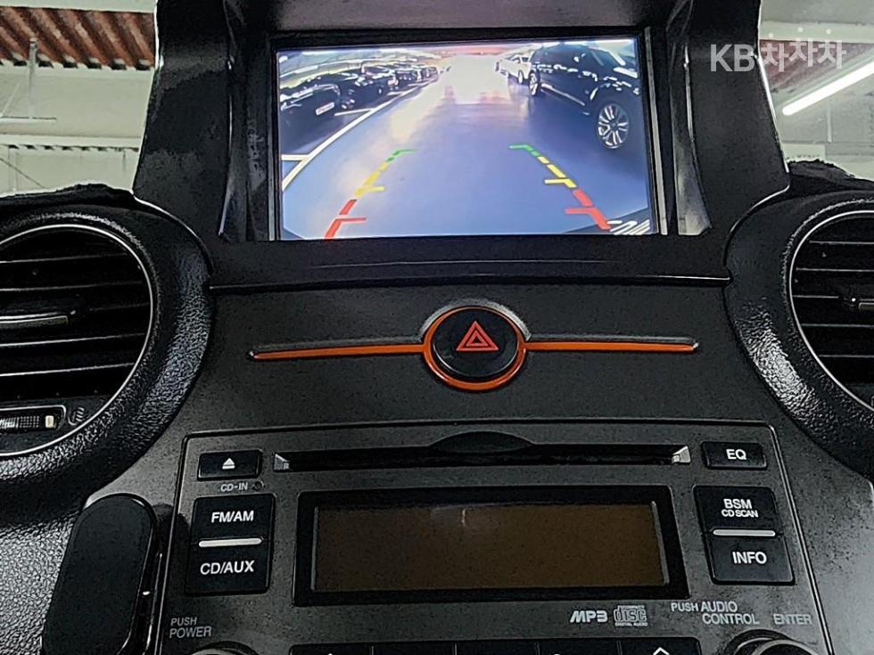 Kia Carens — miniaturë 16
