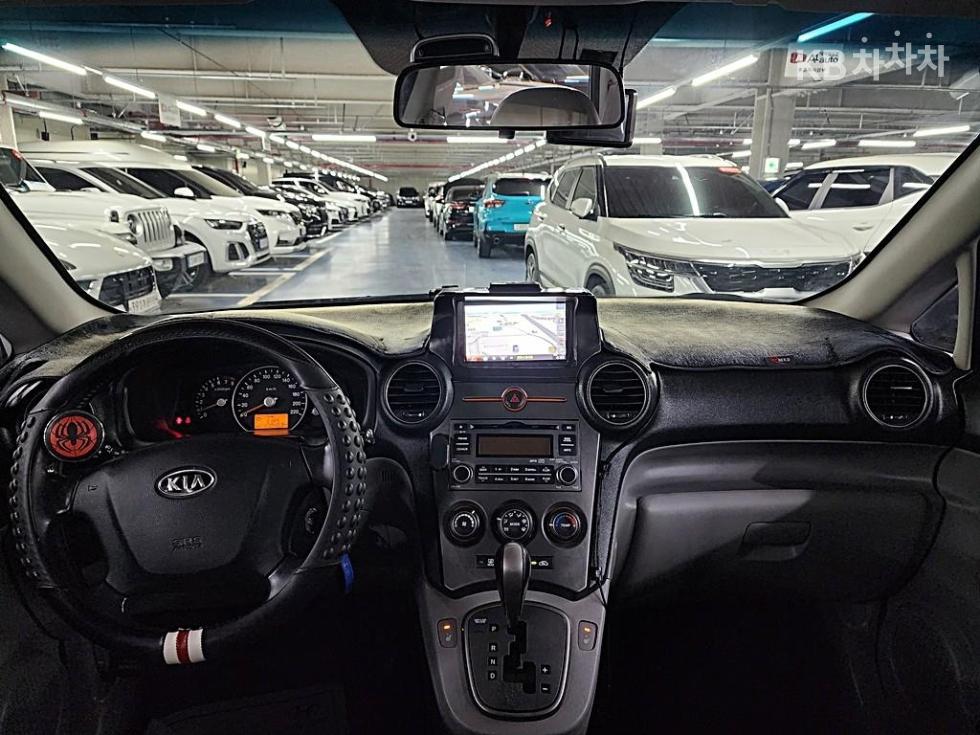 Kia Carens — miniaturë 17