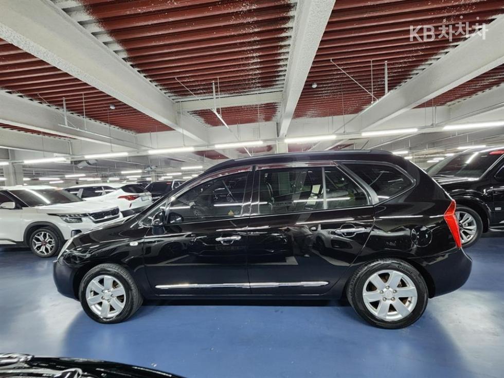 Kia Carens — miniaturë 18