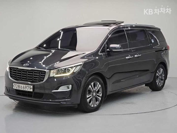 Kia Carnival 11-Seater Prestige — foto 1