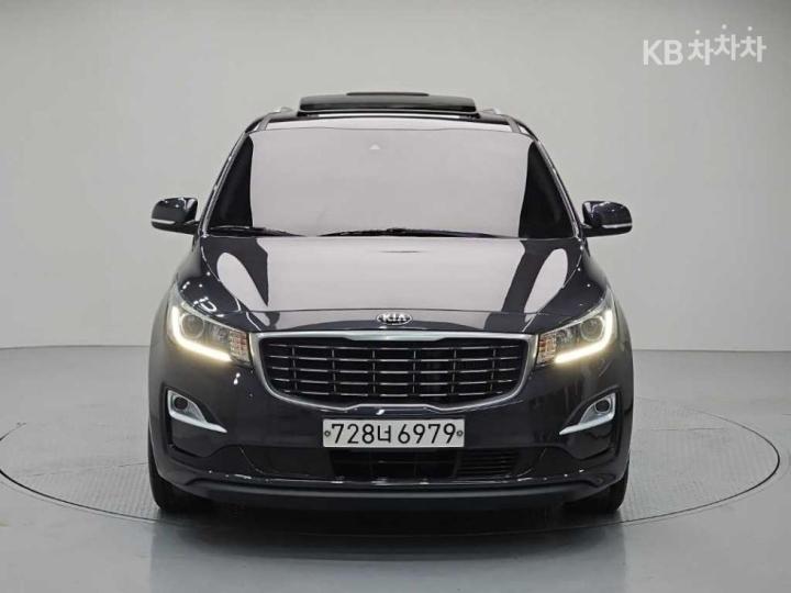 Kia Carnival — miniaturë 2