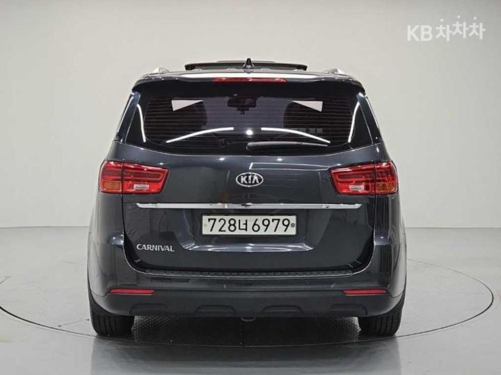 Kia Carnival — miniaturë 3