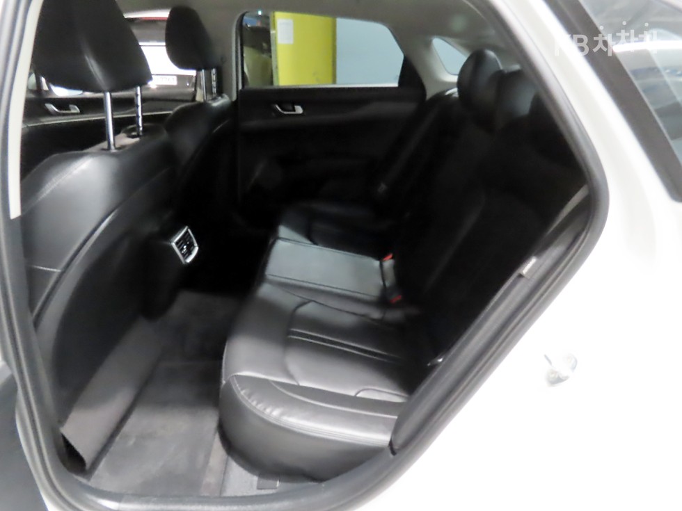 Kia K5 — miniaturë 7