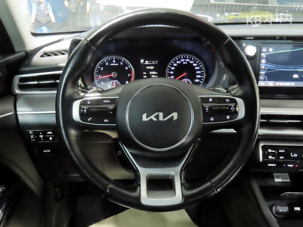 Kia K5 — miniaturë 11