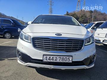 Kia Carnival 9인승 2.2 디젤 럭셔리 — foto 1