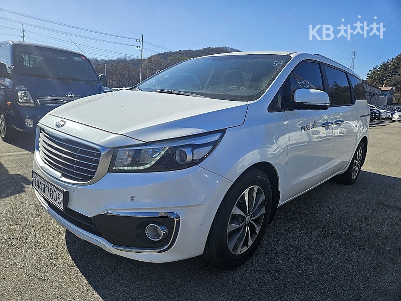 Kia Carnival — miniaturë 3