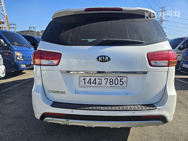 Kia Carnival — miniaturë 4