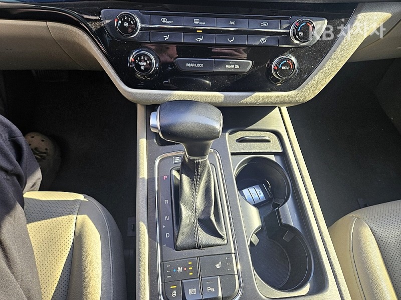 Kia Carnival — miniaturë 8