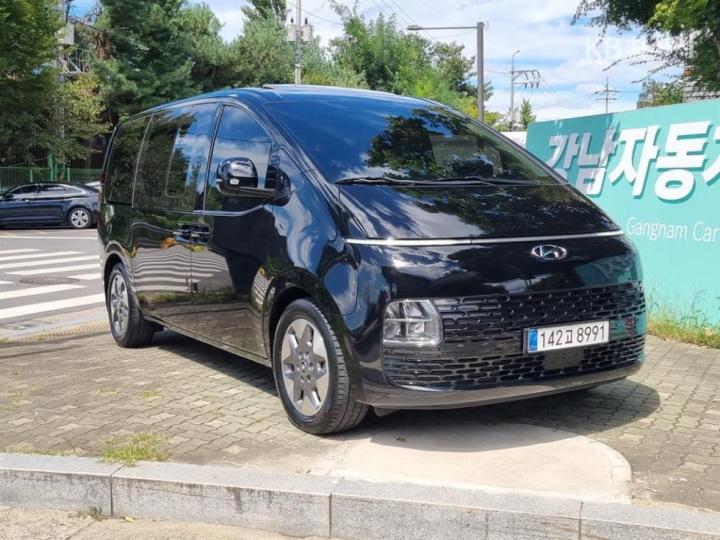Hyundai Staria L3.5 Tourer 9-Seater Modern — foto 1