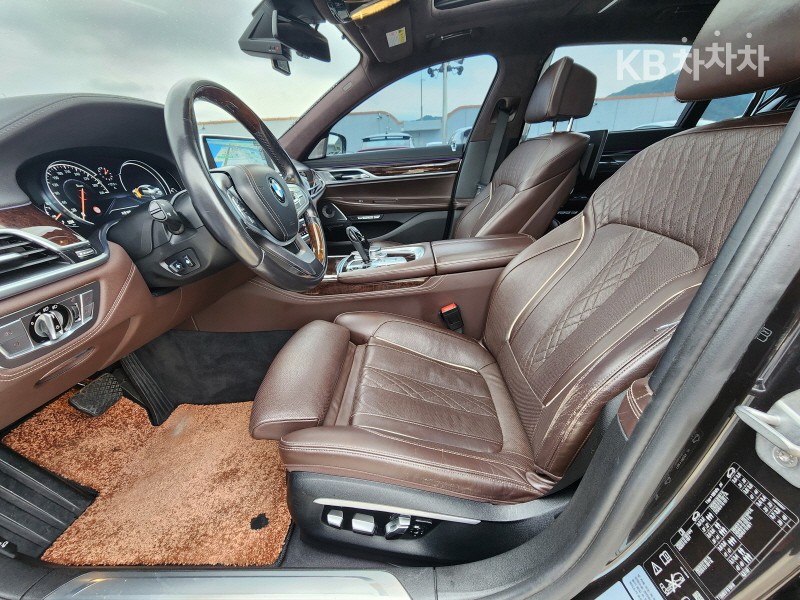 BMW 7er — miniaturë 9