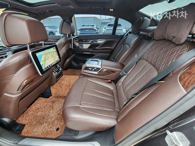 BMW 7er — miniaturë 10
