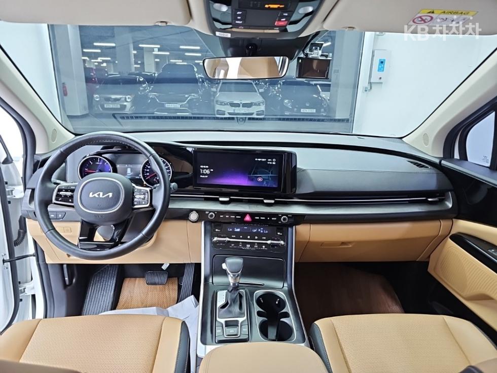 Kia Carnival — miniaturë 7