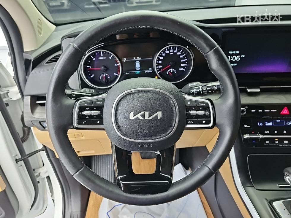 Kia Carnival — miniaturë 9