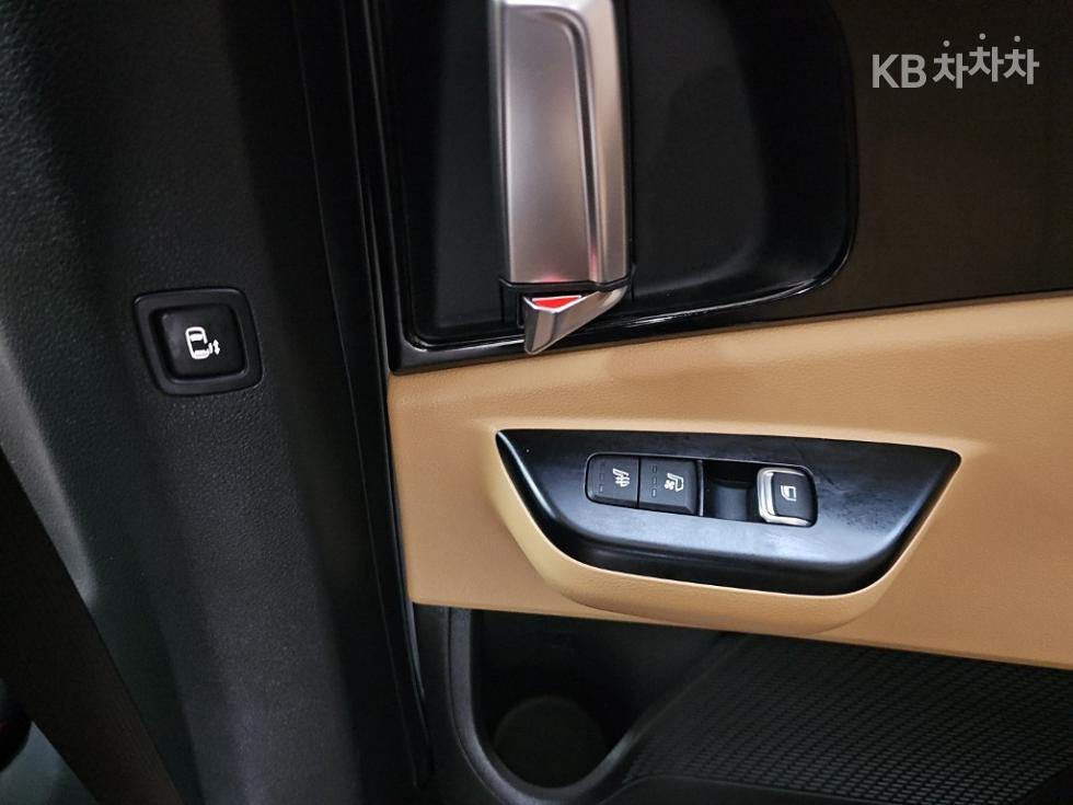 Kia Carnival — miniaturë 14