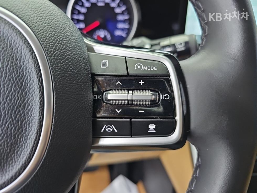 Kia Carnival — miniaturë 18