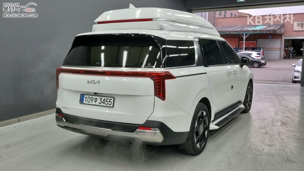 Kia Carnival — miniaturë 2