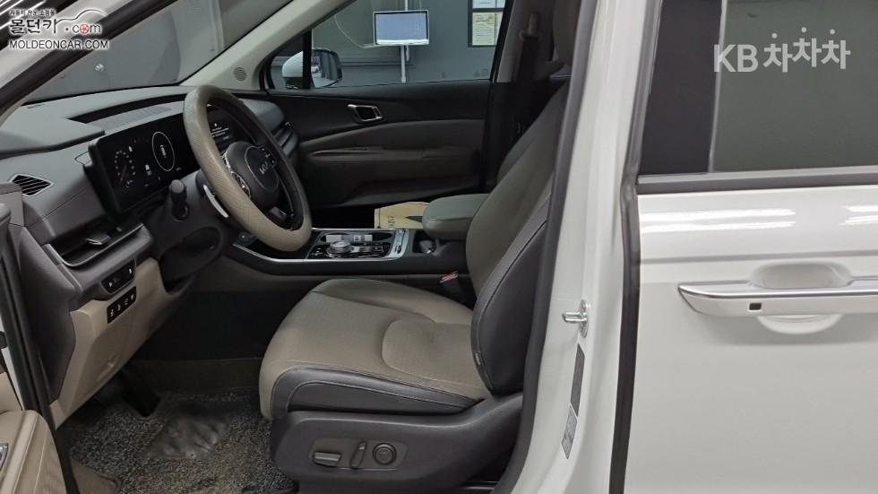 Kia Carnival — miniaturë 5