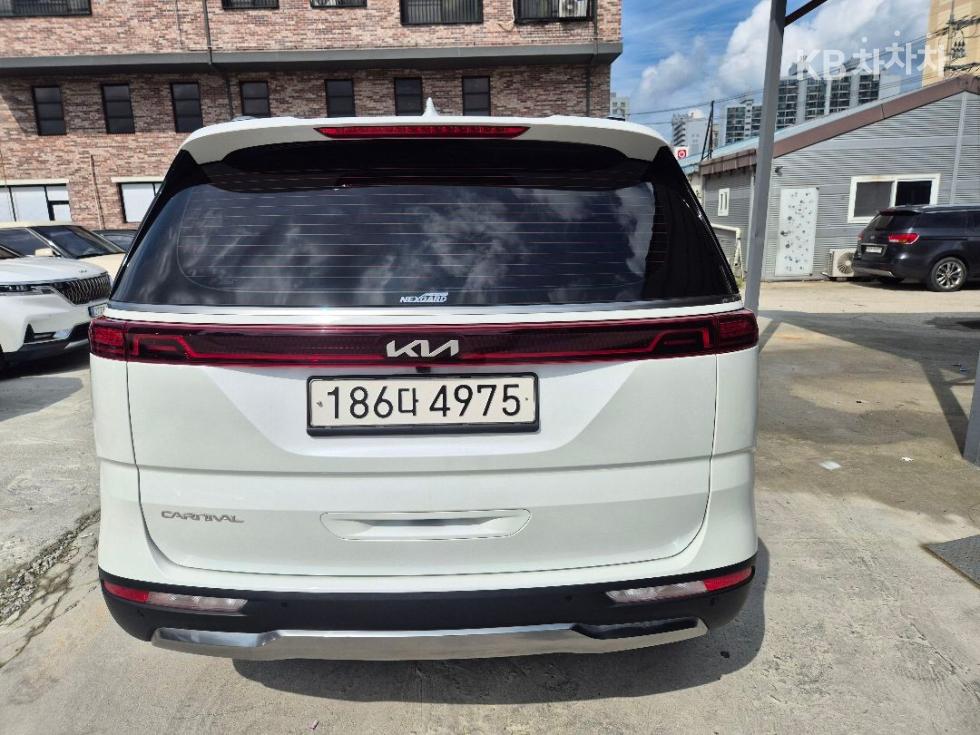 Kia Carnival — miniaturë 3