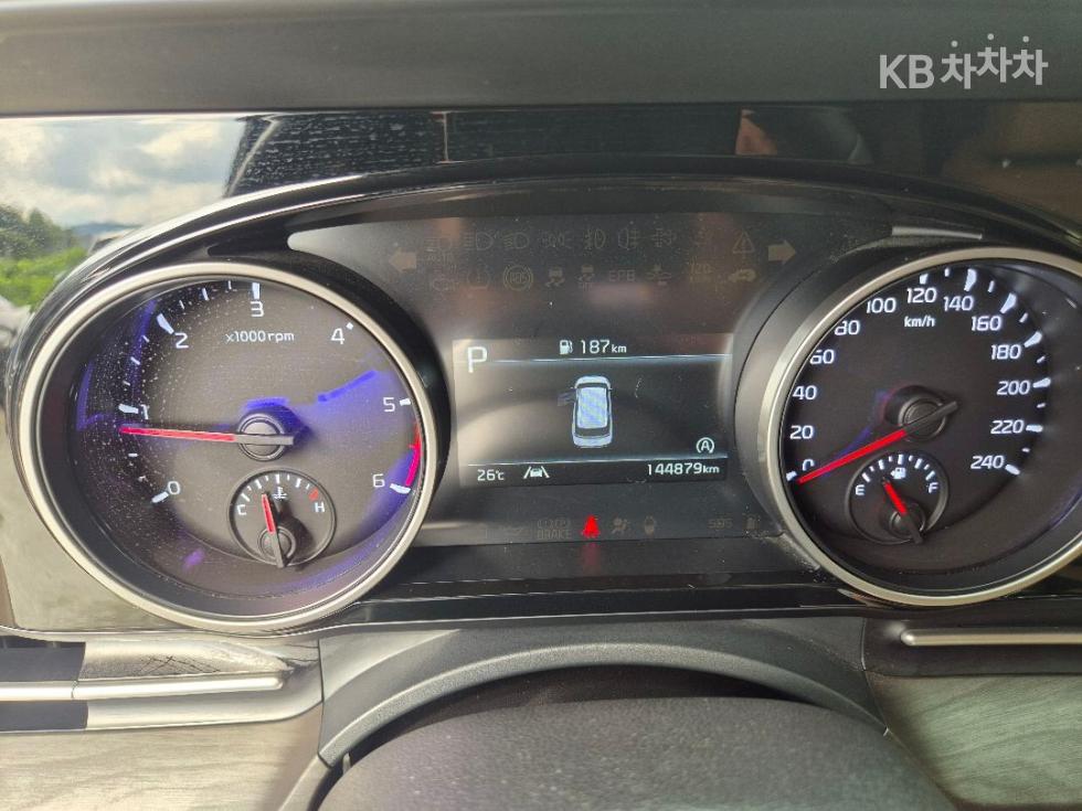 Kia Carnival — miniaturë 5