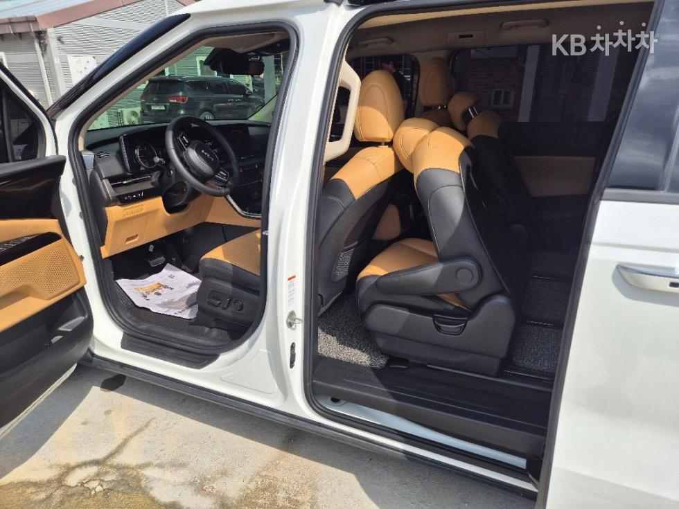 Kia Carnival — miniaturë 7
