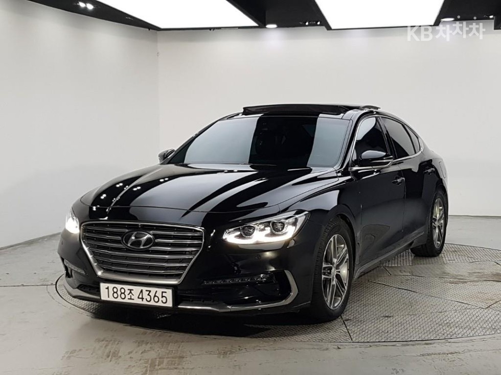 Hyundai Grandeur BASE MODEL — фото 1
