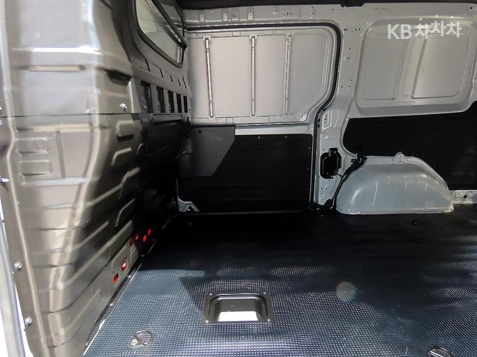 Hyundai Staria — miniaturë 6