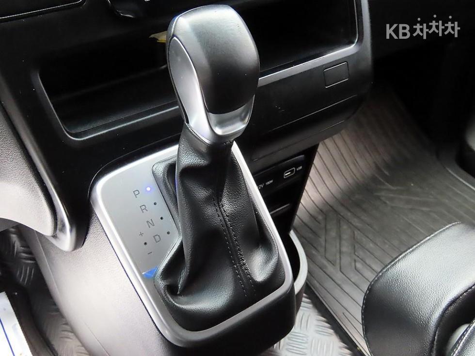 Hyundai Staria — miniaturë 10