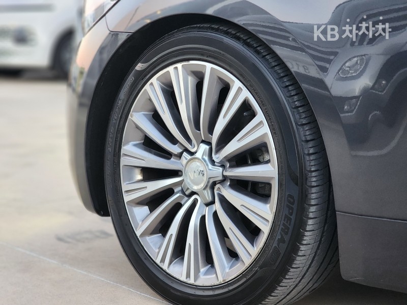 Kia K9 — miniaturë 5
