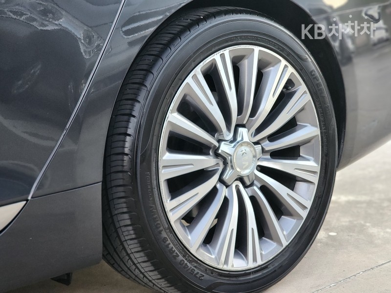 Kia K9 — miniaturë 6