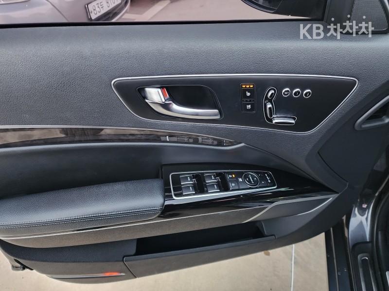 Kia K9 — miniaturë 13