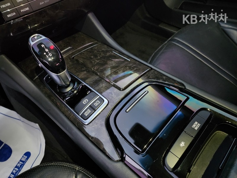 Kia K9 — miniaturë 17