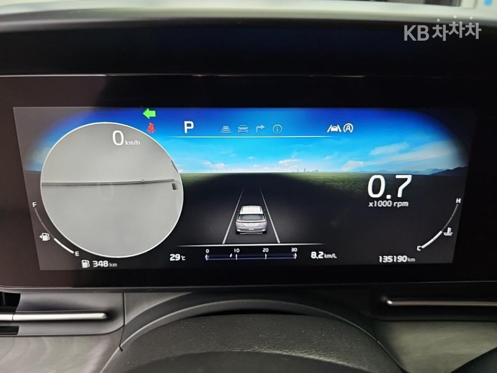 Kia Carnival — miniaturë 6