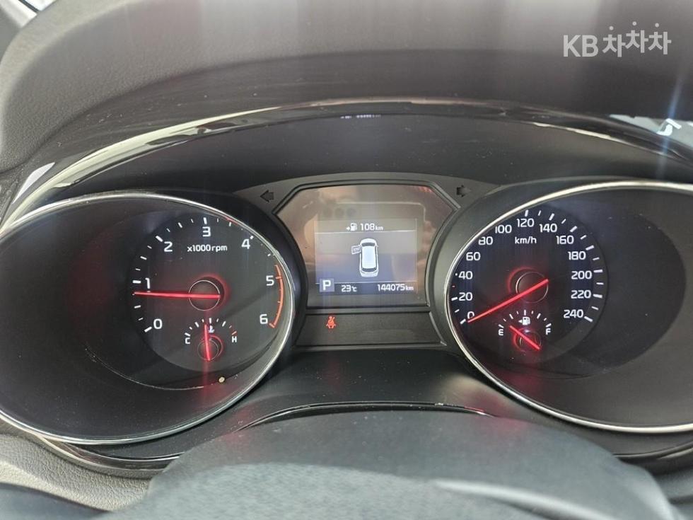 Kia Carnival — miniaturë 9