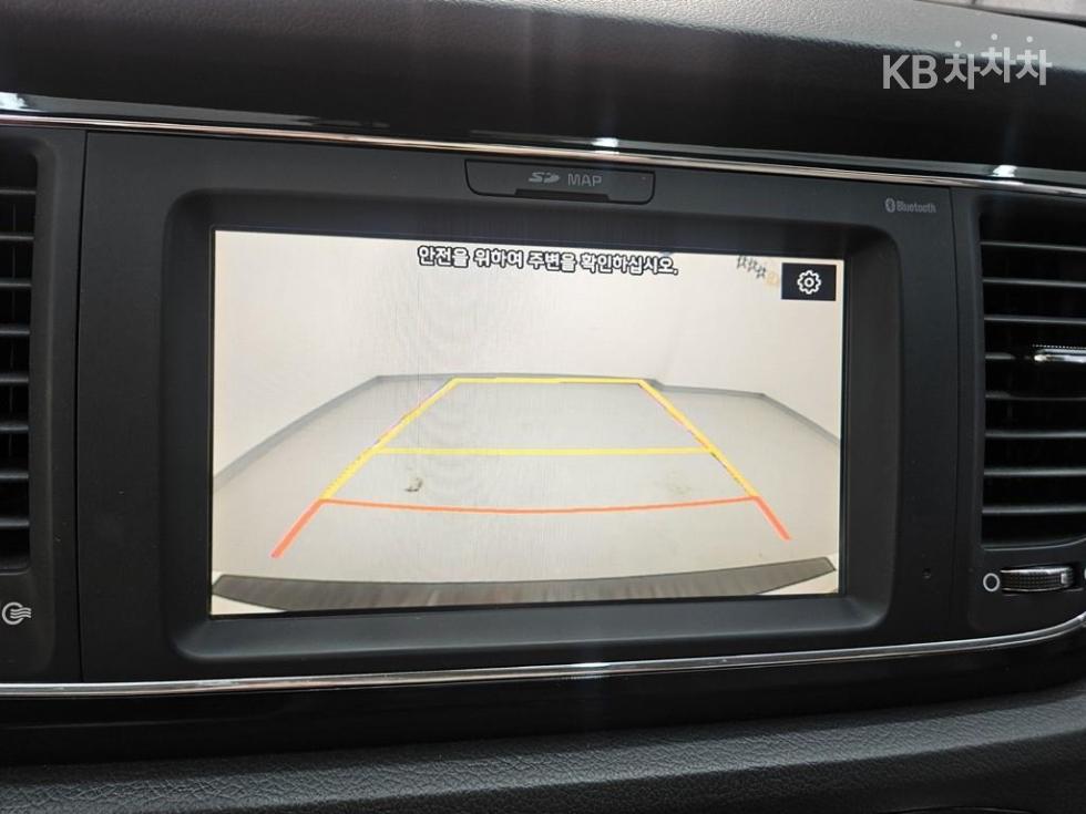 Kia Carnival — miniaturë 13