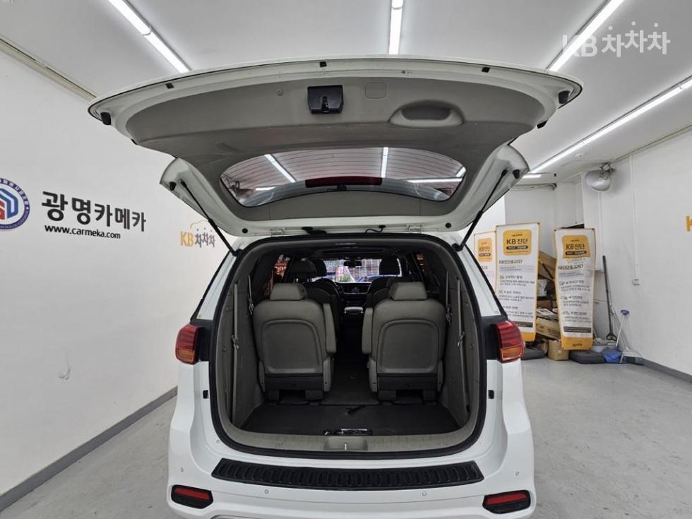 Kia Carnival — miniaturë 19