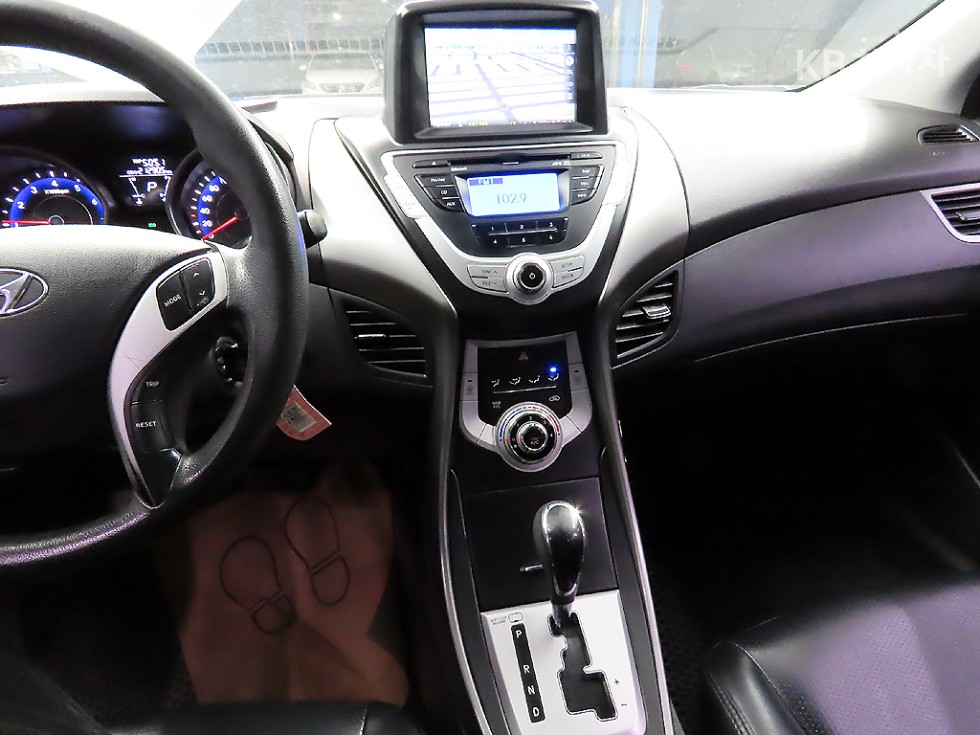 Hyundai Avante — miniaturë 11