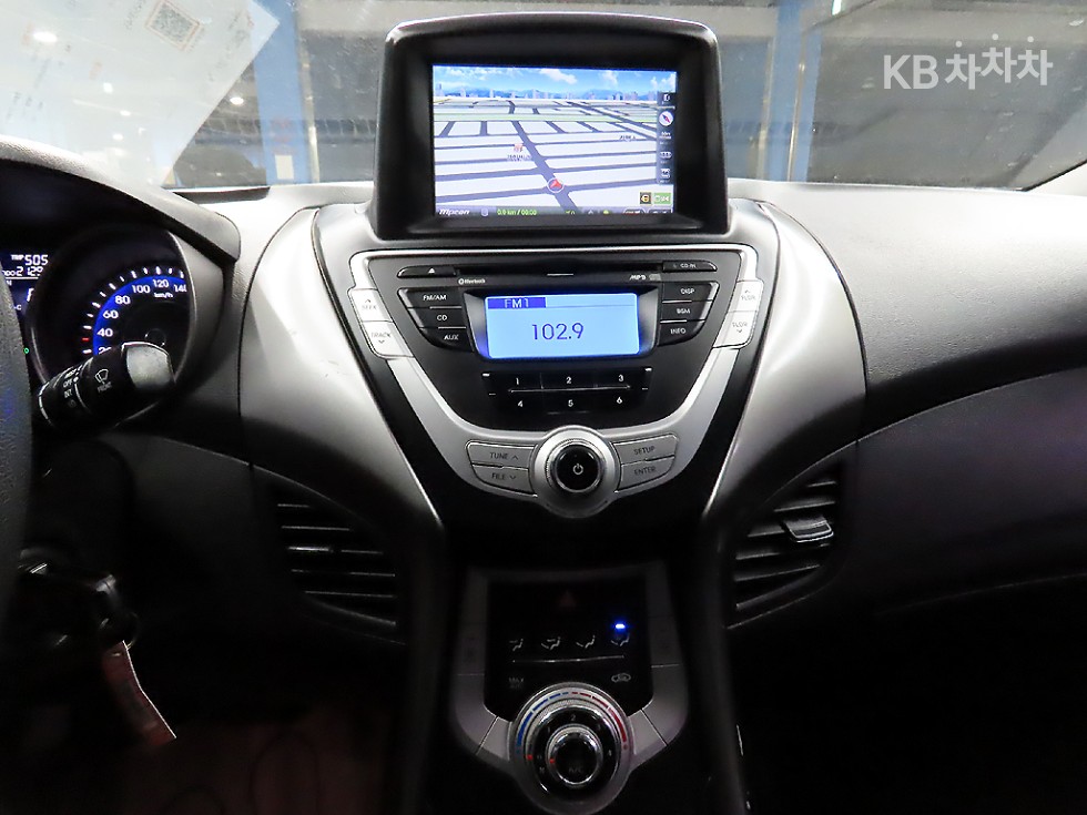 Hyundai Avante — miniaturë 12