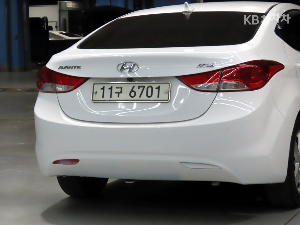 Hyundai Avante — miniaturë 17