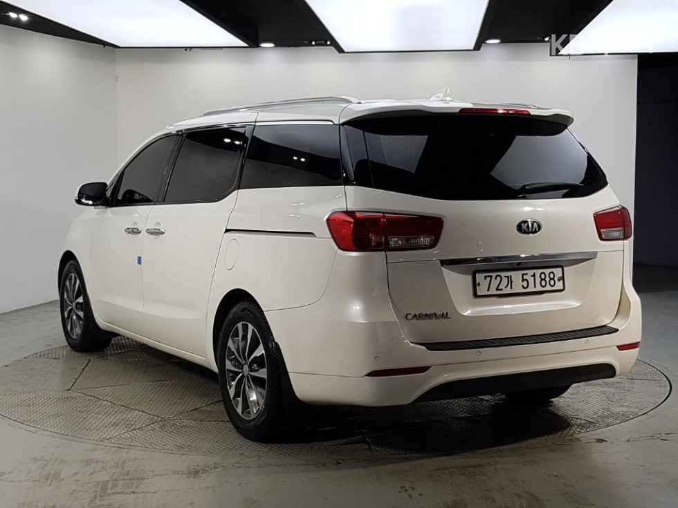 Kia Carnival — miniaturë 3