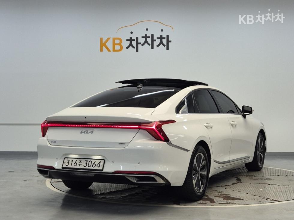 Kia K8 — miniaturë 3