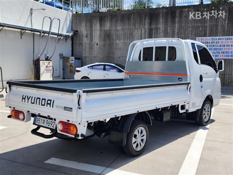 Hyundai Premium — фото 2