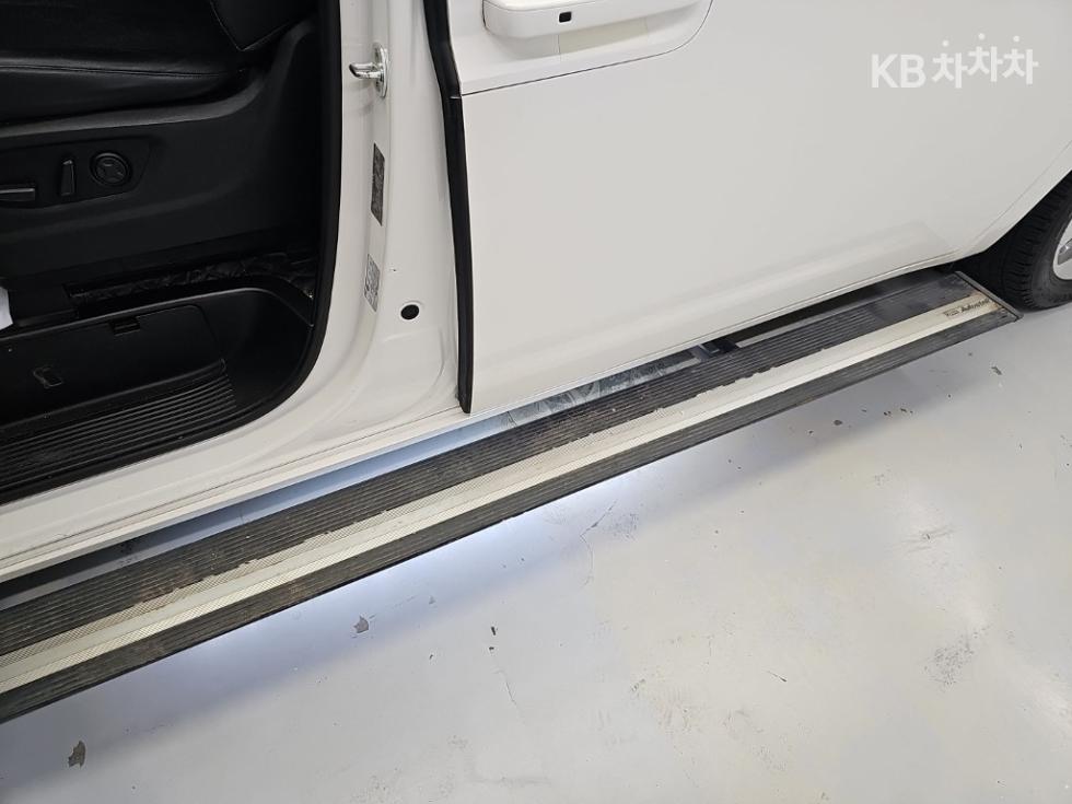 Hyundai Staria — miniaturë 13