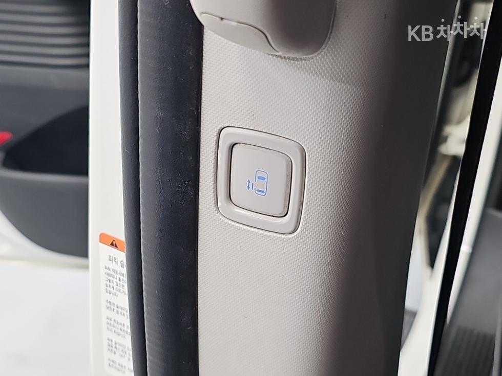 Hyundai Staria — miniaturë 15